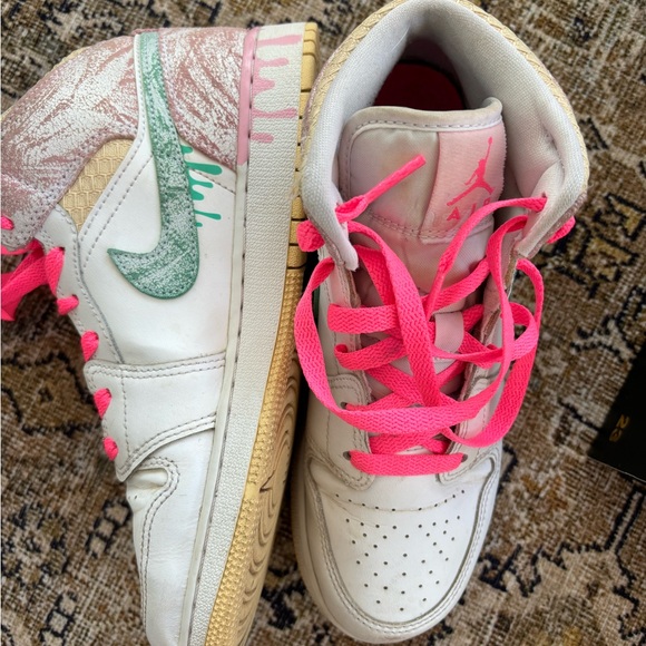 EUC Air Jordan Mid Paint Drip Ice Cream 6Y (women’s 7.5) - Picture 2 of 9